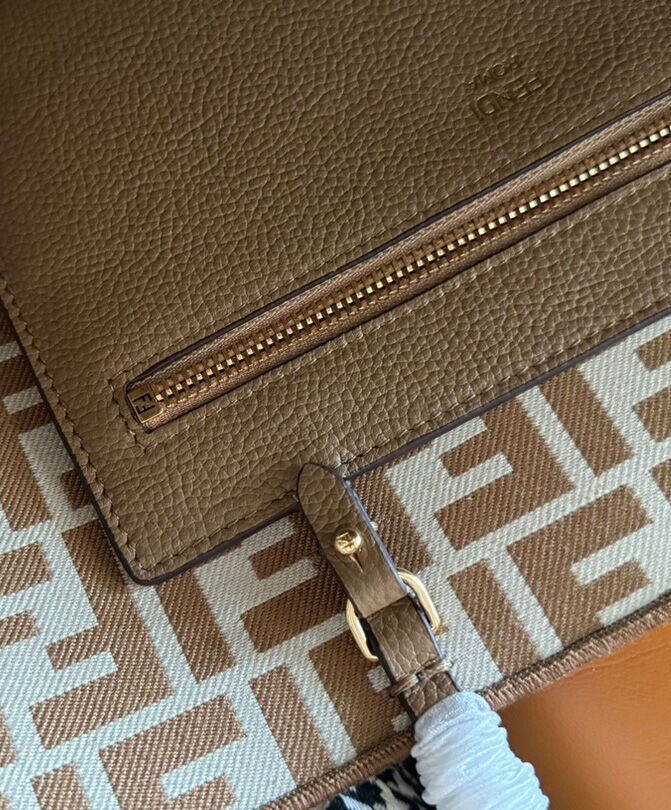 Fendi Large Roll 8BH425